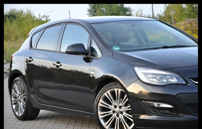 Opel Astra cena 37500 przebieg: 139000, rok produkcji 2014 z Siedlce małe 631